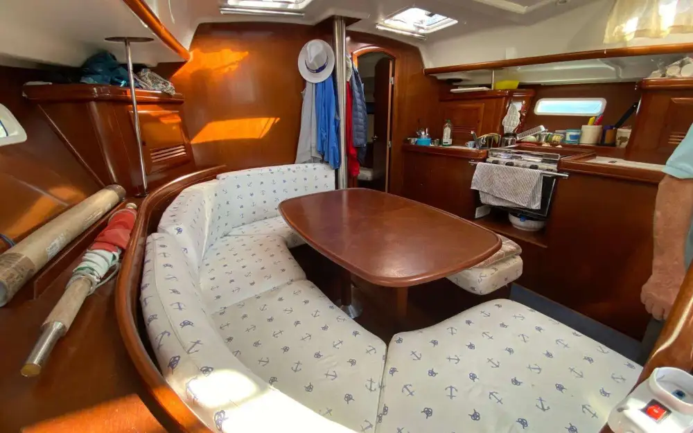 slider 33 Beneteau Oceanis 393 Clipper