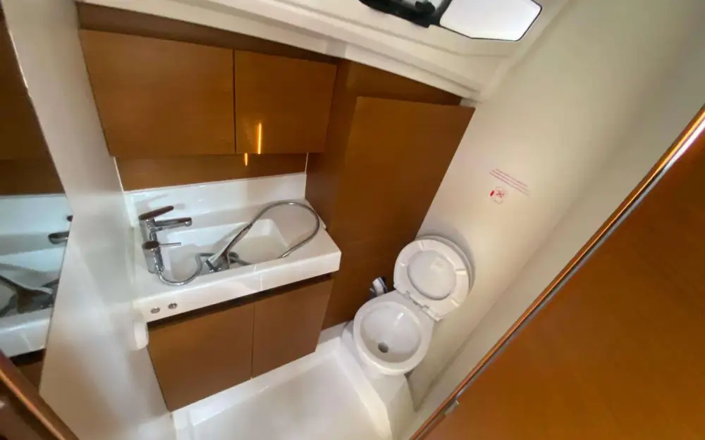 slider 13 Jeanneau Sun Odyssey 380