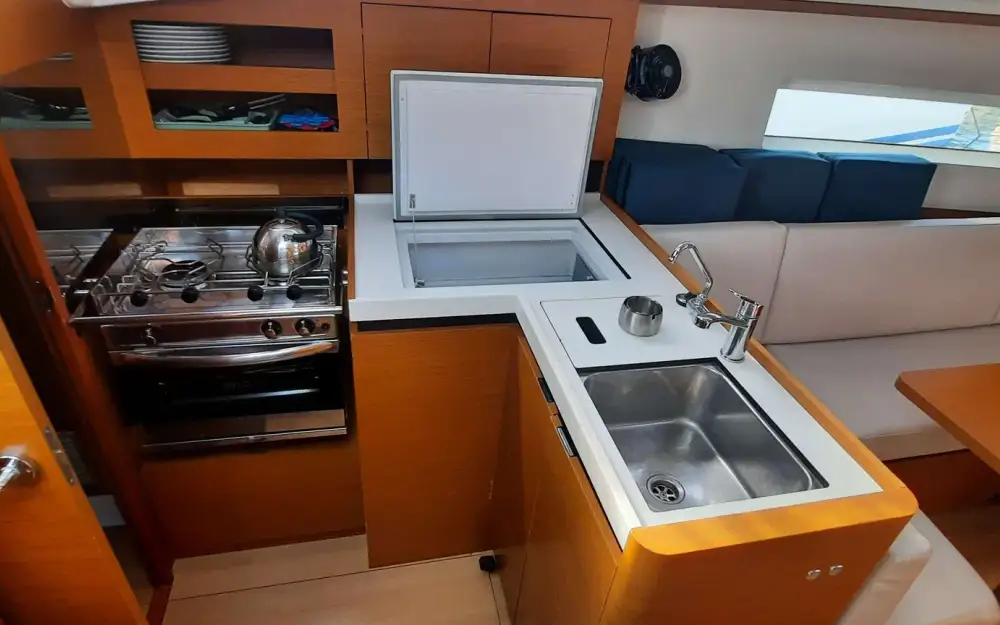 slider 15 Jeanneau Sun Odyssey 380