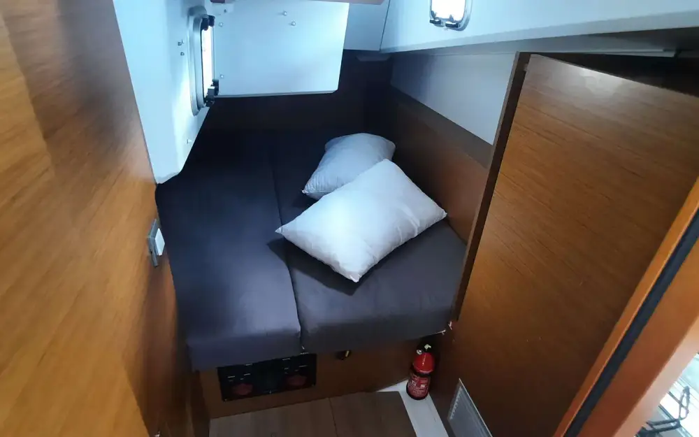 slider 18 Jeanneau Sun Odyssey 380