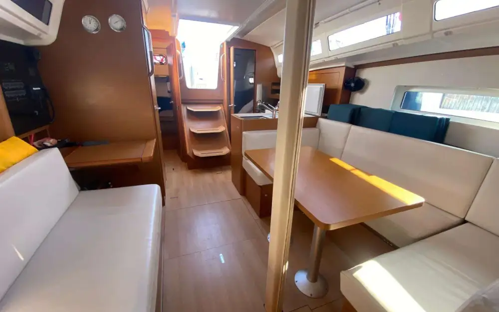 slider 26 Jeanneau Sun Odyssey 380