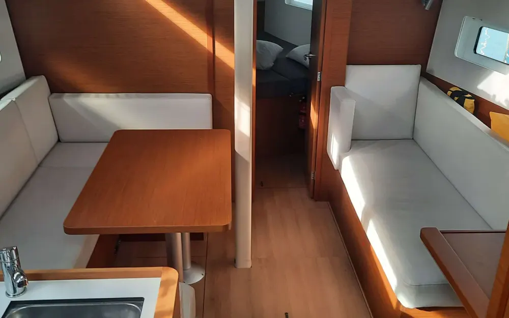 slider 3 Jeanneau Sun Odyssey 380
