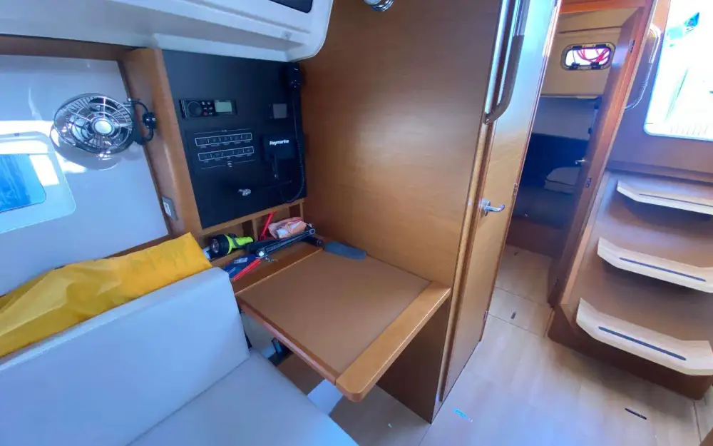 slider 47 Jeanneau Sun Odyssey 380
