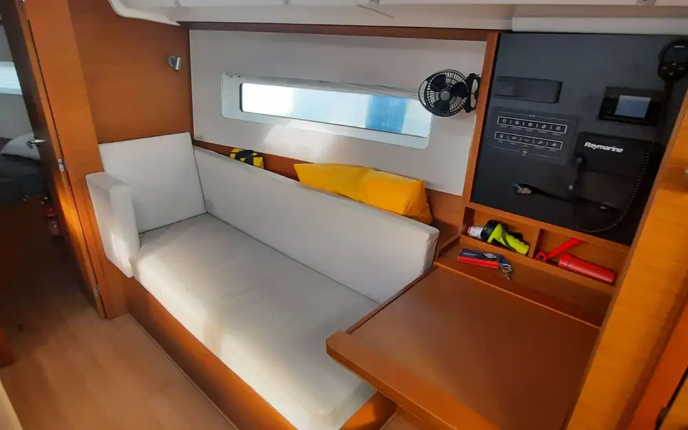 slider 48 Jeanneau Sun Odyssey 380