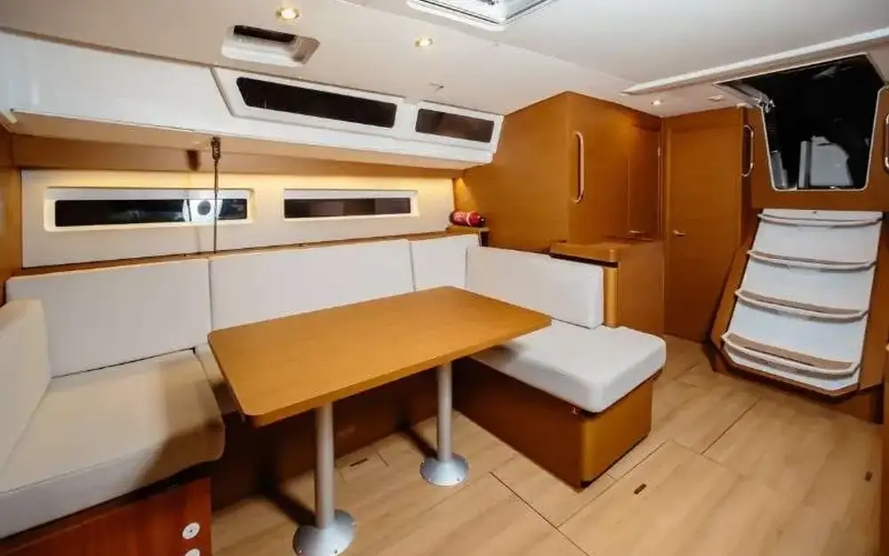 slider 13 Jeanneau Sun Odyssey 490
