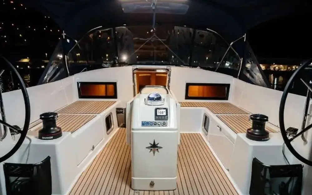 slider 2 Jeanneau Sun Odyssey 490