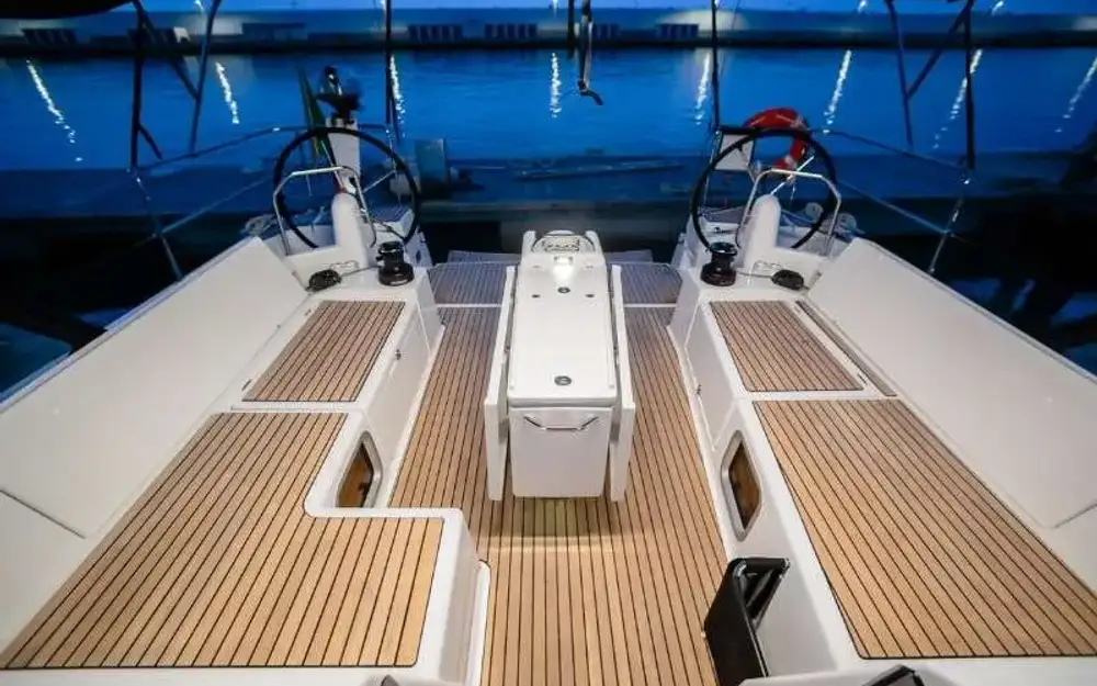slider 5 Jeanneau Sun Odyssey 490