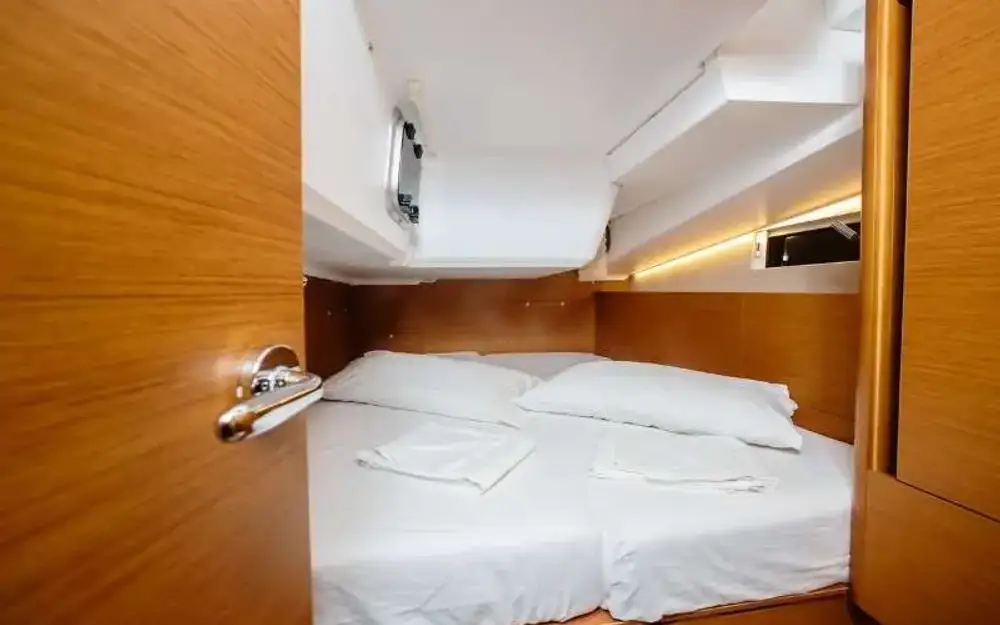 slider 7 Jeanneau Sun Odyssey 490