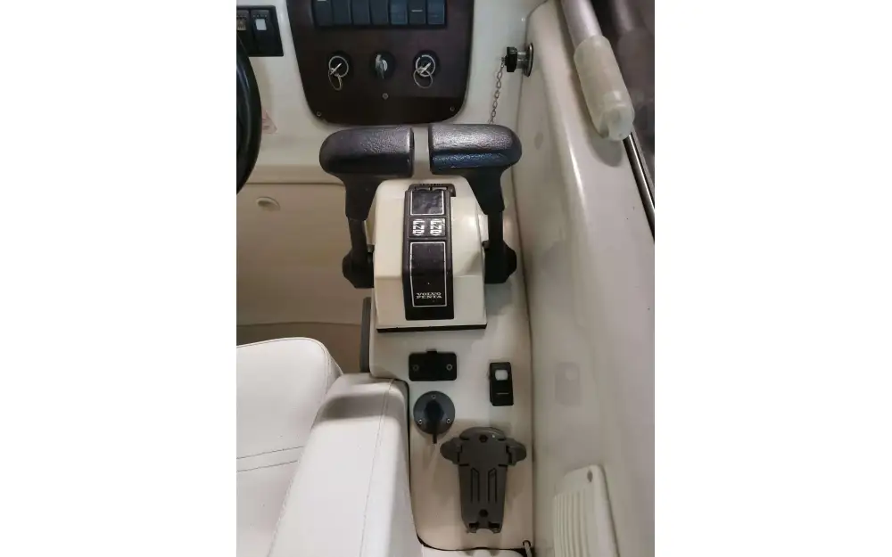 slider 3 Cranchi Zaffiro 28