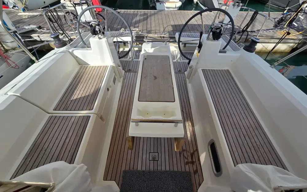slider 16 Beneteau Oceanis 35.1