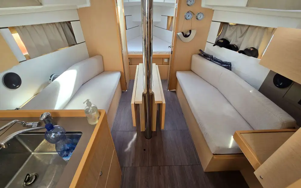 slider 31 Beneteau Oceanis 35.1