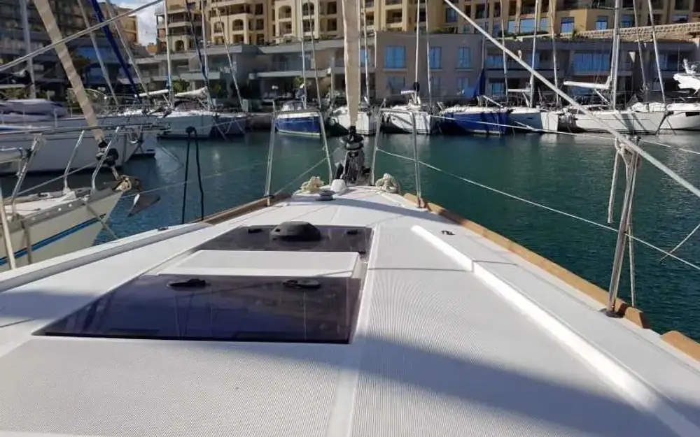 slider 37 Beneteau Oceanis 35.1