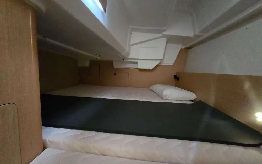 slider 43 Beneteau Oceanis 35.1