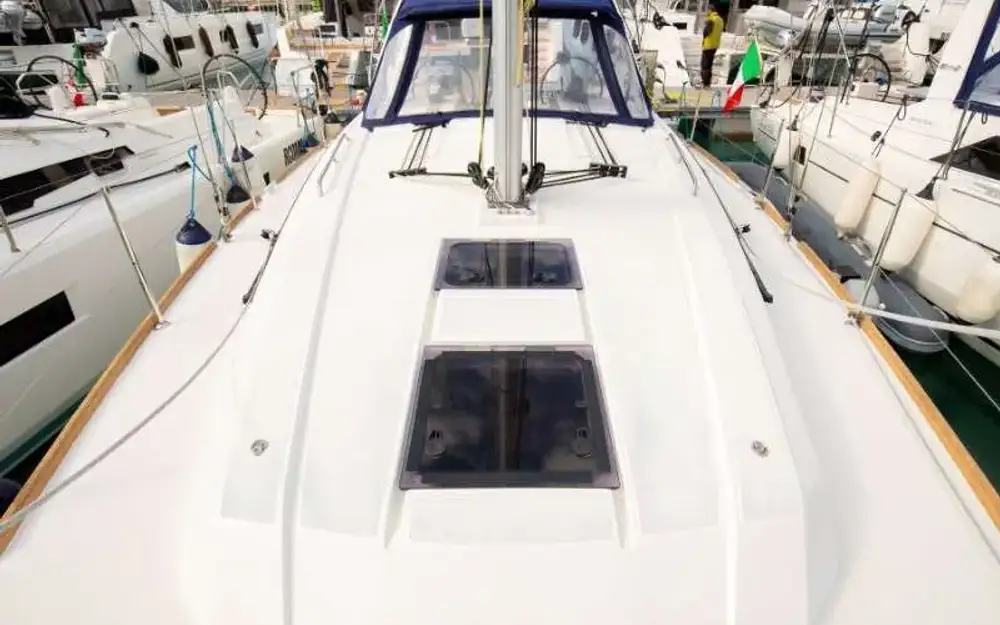 slider 11 Beneteau Oceanis 38.1