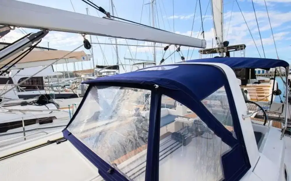 slider 1 Beneteau Oceanis 38.1