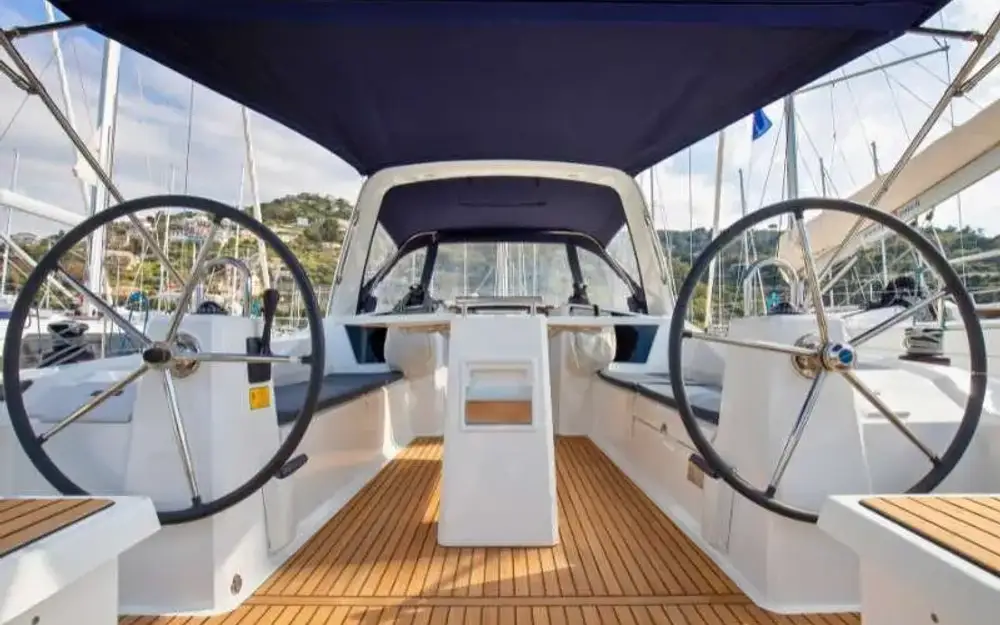 slider 2 Beneteau Oceanis 38.1