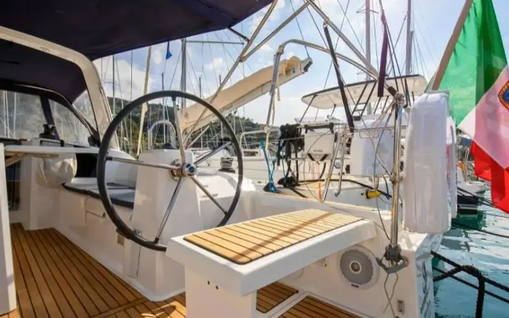 slider 3 Beneteau Oceanis 38.1