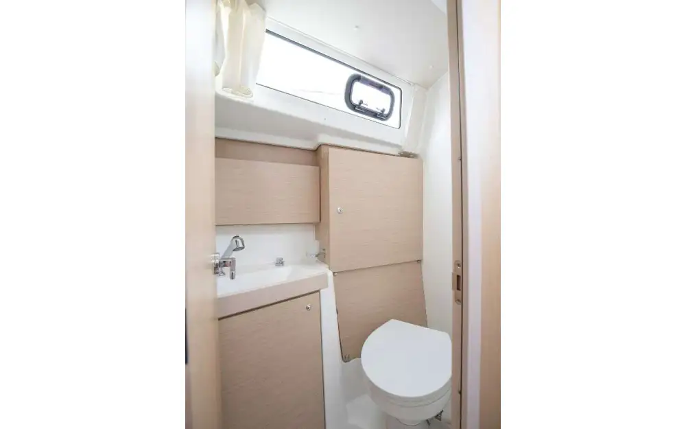 slider 8 Beneteau Oceanis 38.1