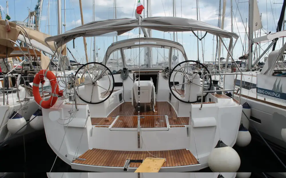 slider 9 Jeanneau Sun Odyssey 519