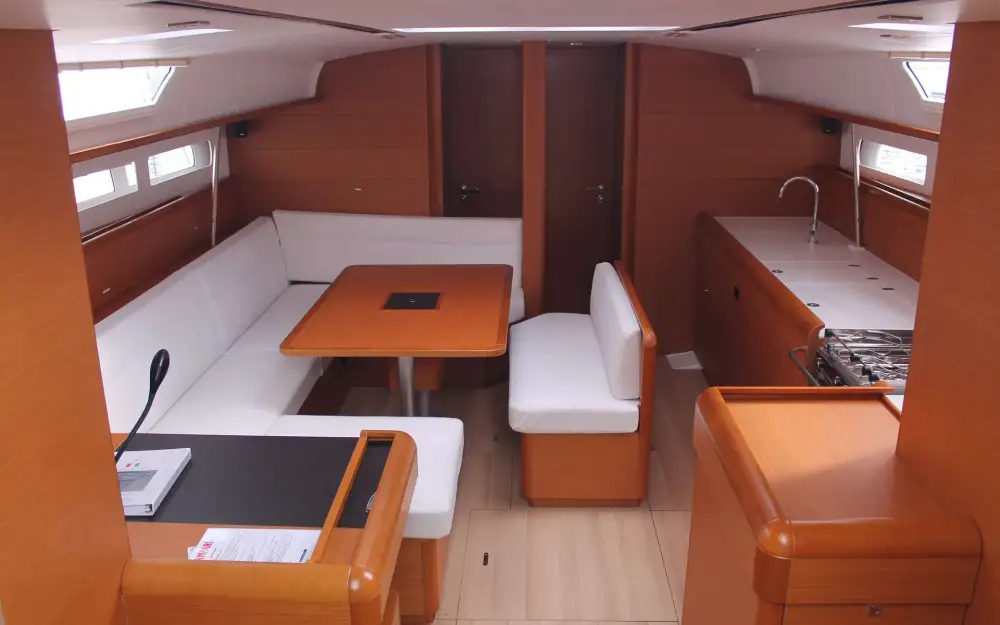 slider 2 Jeanneau Sun Odyssey 519