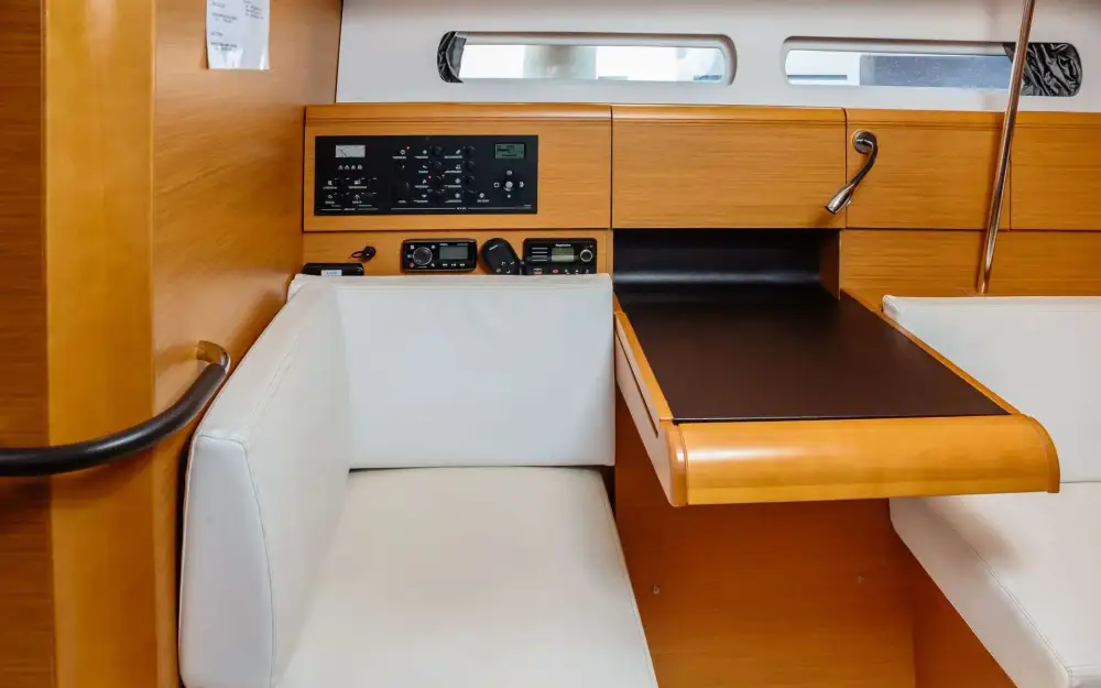 slider 15 Jeanneau Sun Odyssey 449