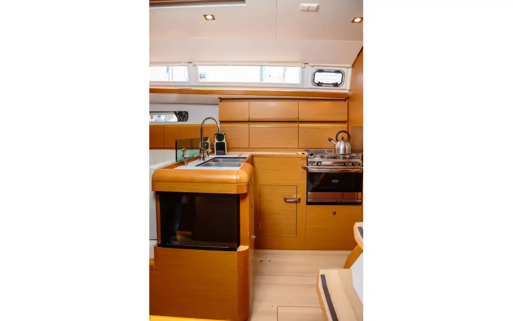 slider 8 Jeanneau Sun Odyssey 449