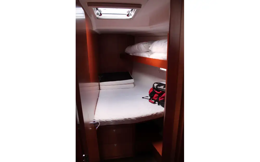 slider 9 Beneteau Oceanis 48