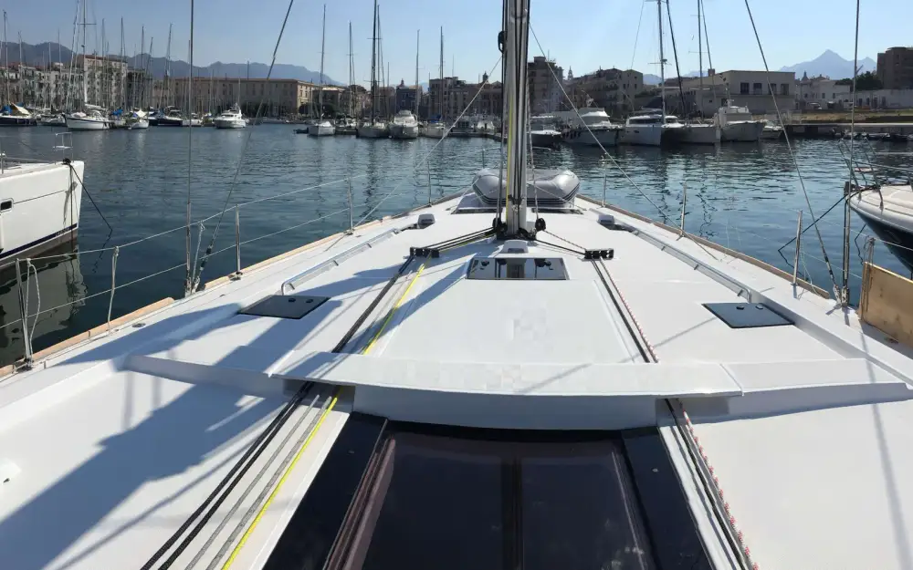 slider 10 Beneteau Oceanis 48