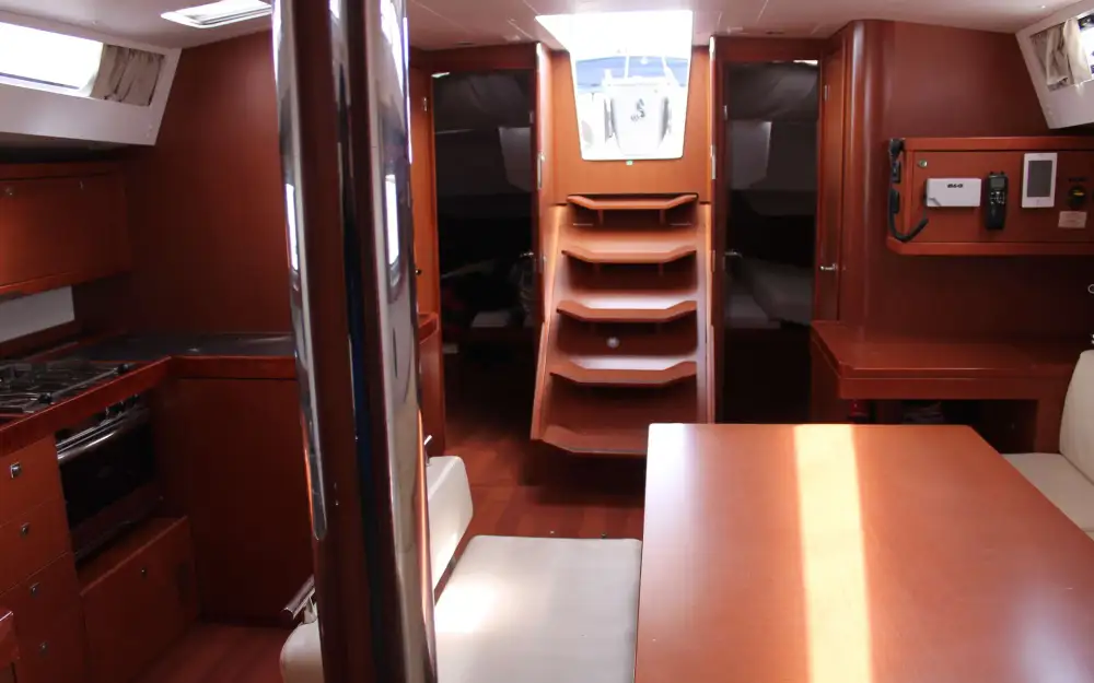 slider 13 Beneteau Oceanis 48