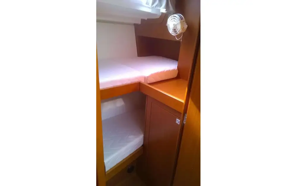 slider 5 Beneteau Oceanis 48
