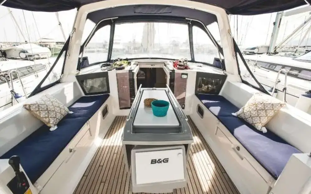 slider 4 Beneteau Oceanis 45