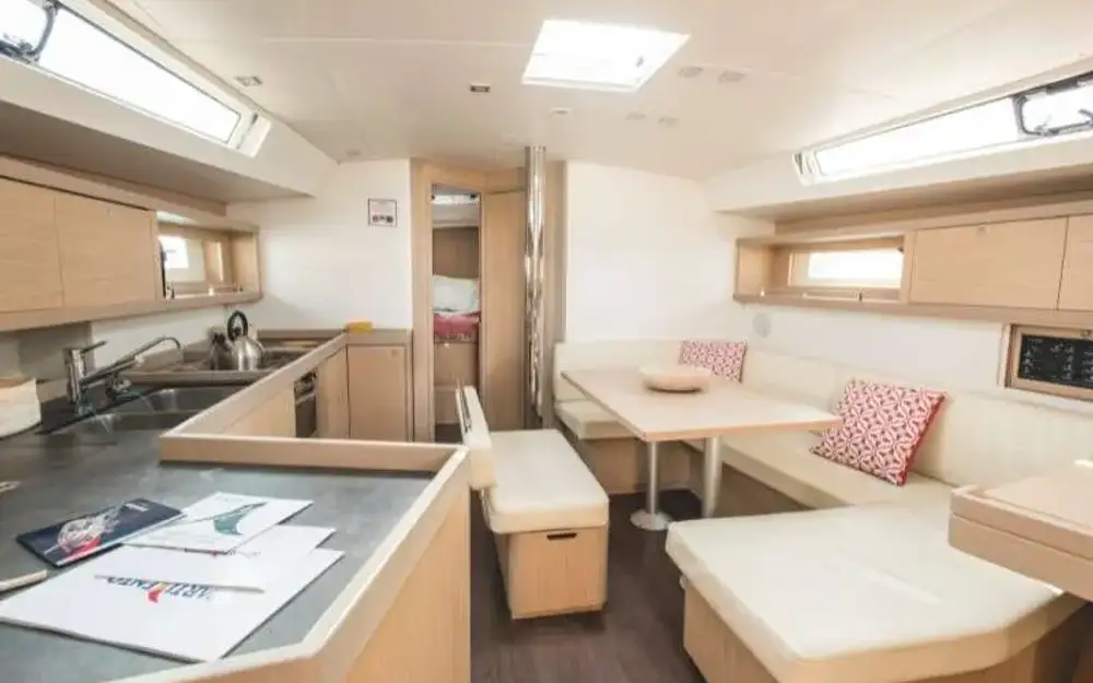 slider 5 Beneteau Oceanis 45