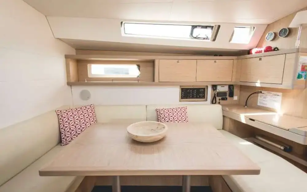 slider 8 Beneteau Oceanis 45