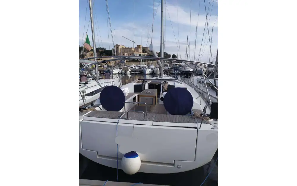 slider 6 Dufour  520 Grand Large