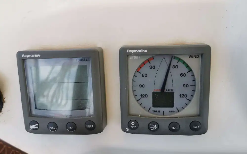 slider 1 Beneteau Oceanis 50