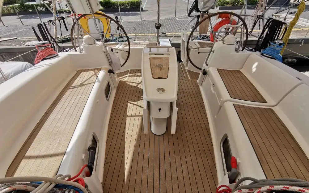 slider 4 Beneteau Oceanis 50