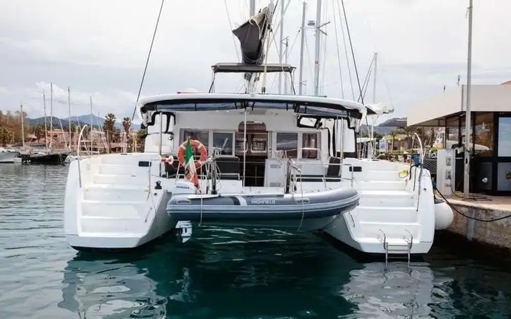 slider 9 Lagoon  450 F