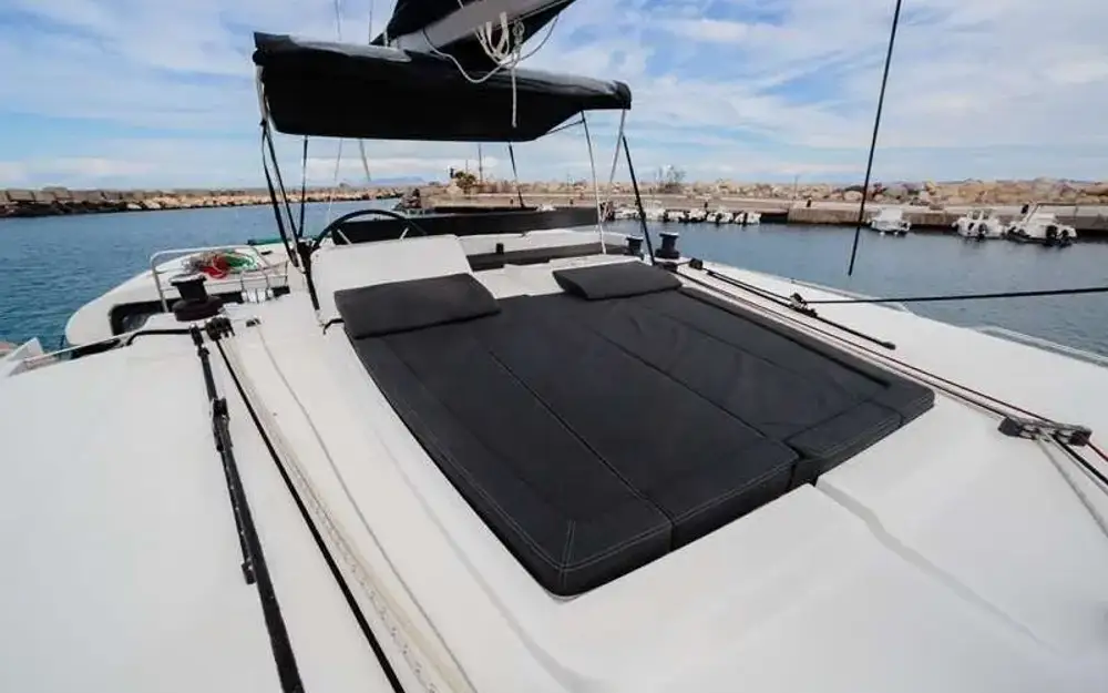 slider 11 Lagoon  450 F