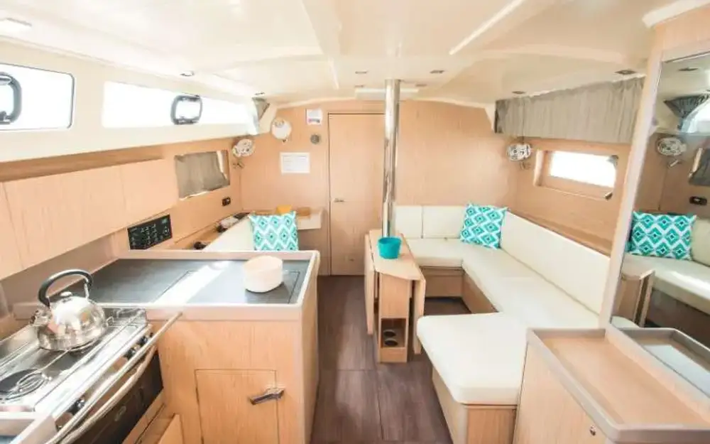 slider 1 Beneteau Oceanis 41.1