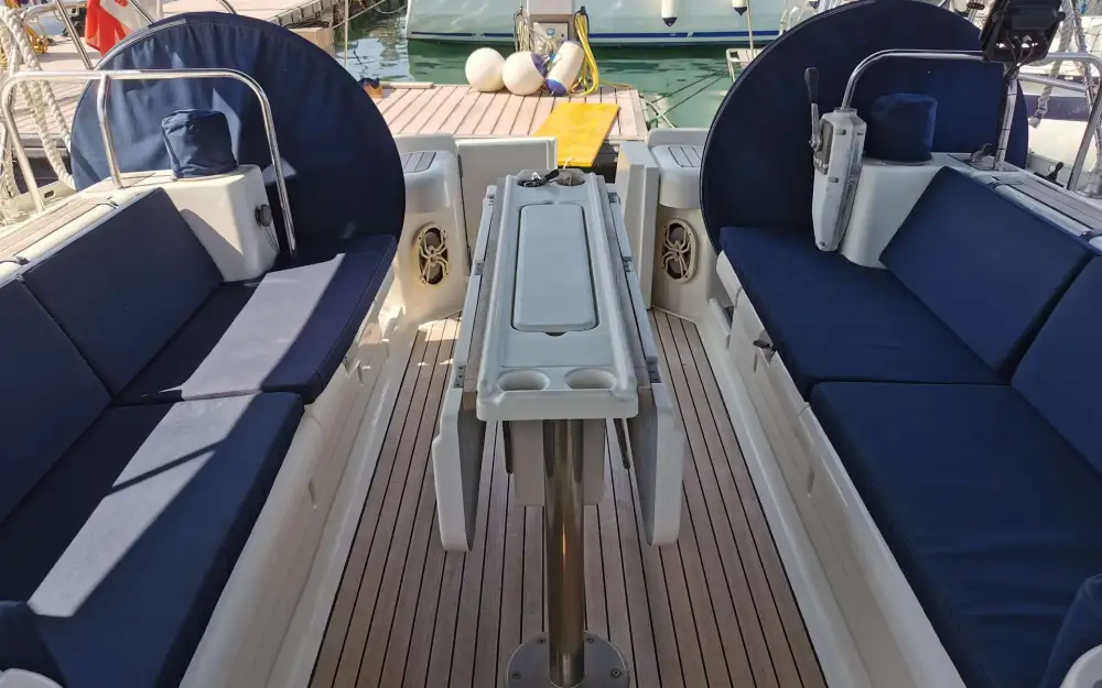 slider 6 Jeanneau Sun Odyssey 51