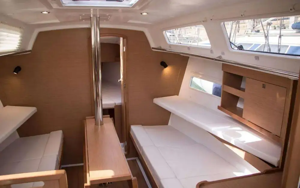 slider 9 Jeanneau Sun Odyssey 319