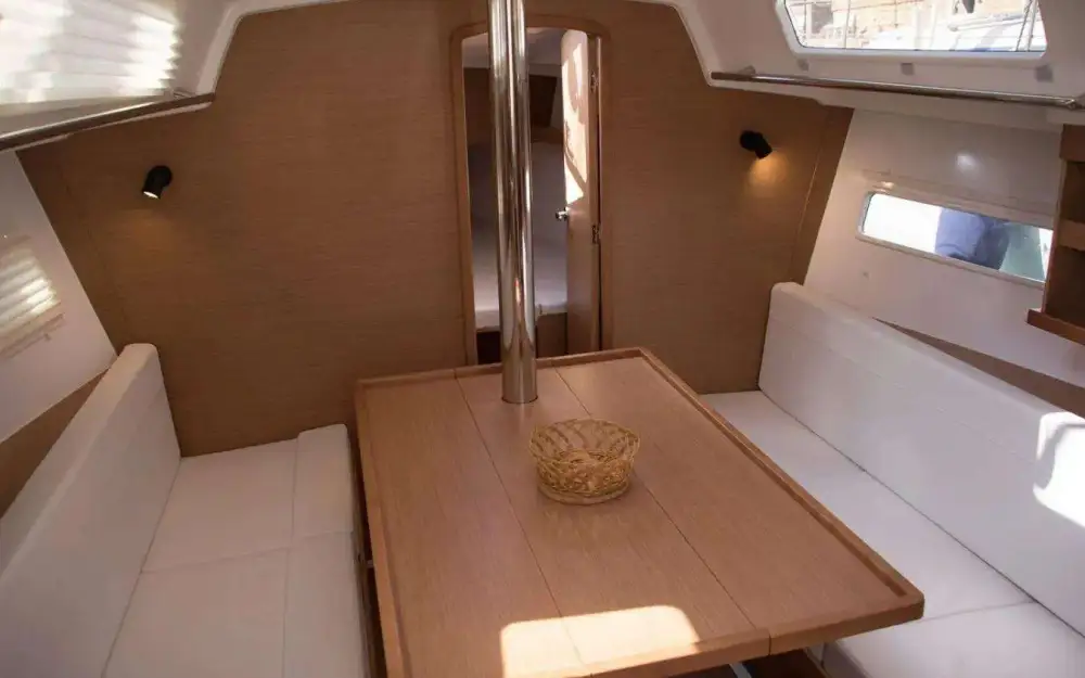 slider 12 Jeanneau Sun Odyssey 319