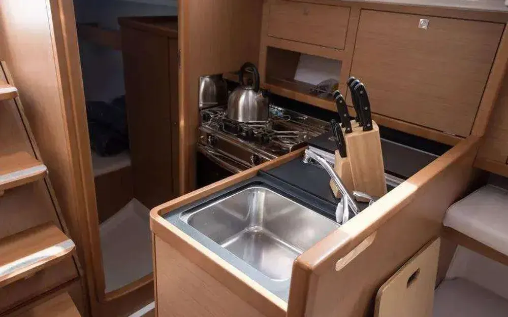 slider 2 Jeanneau Sun Odyssey 319