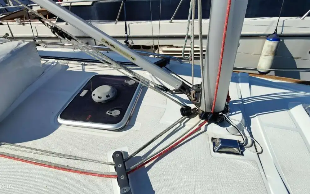 slider 6 Jeanneau Sun Odyssey 319