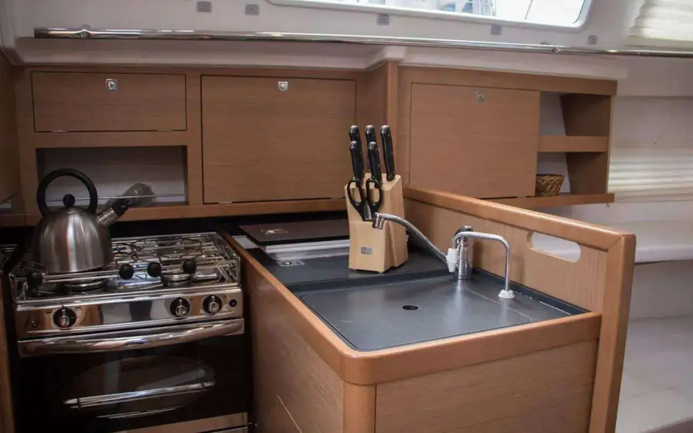 slider 8 Jeanneau Sun Odyssey 319