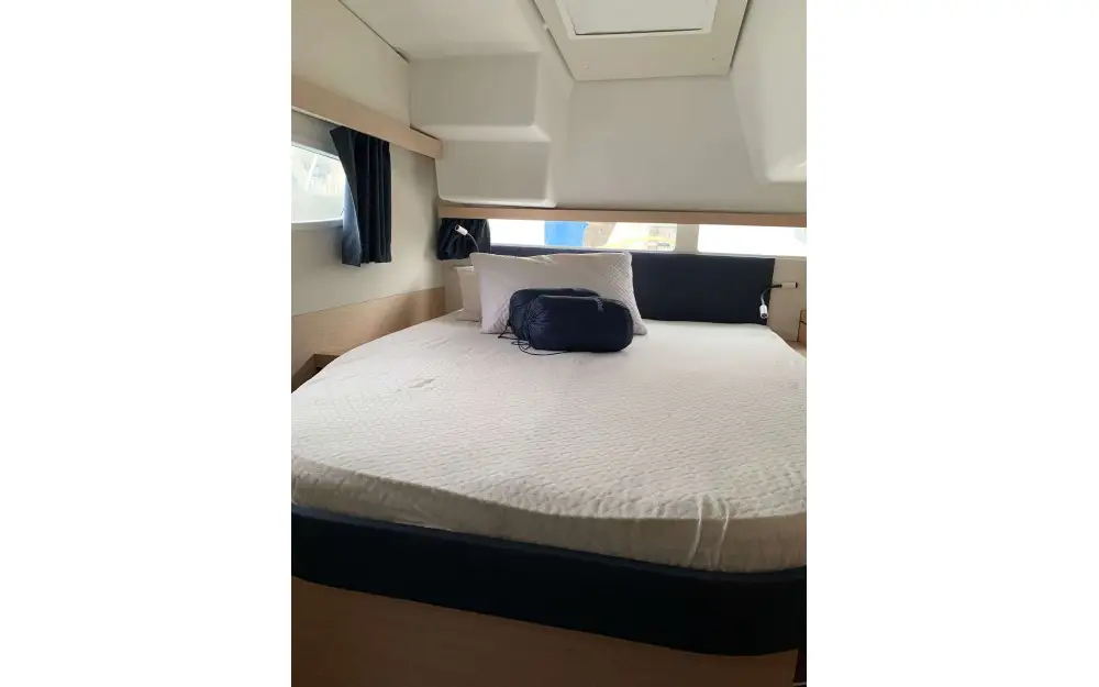 slider 3 Fountaine Pajot Lucia 40