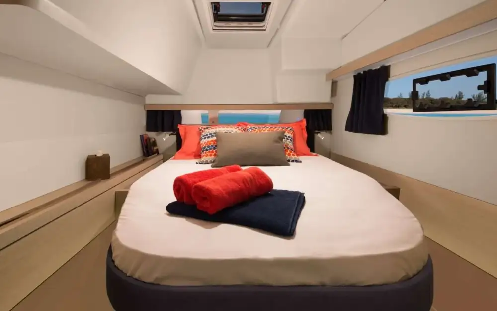 slider 4 Fountaine Pajot Lucia 40