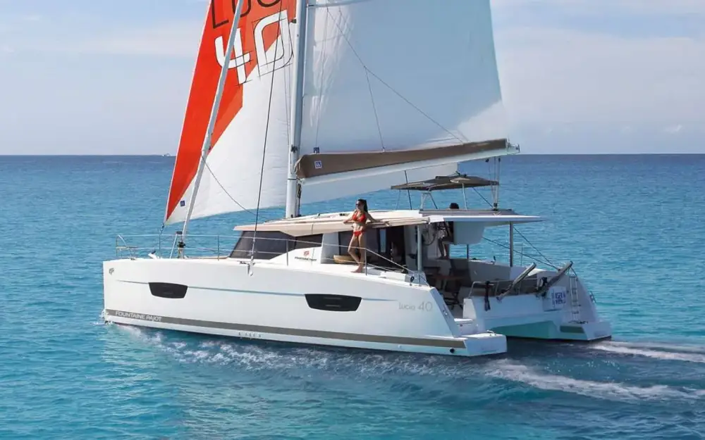 slider 7 Fountaine Pajot Lucia 40