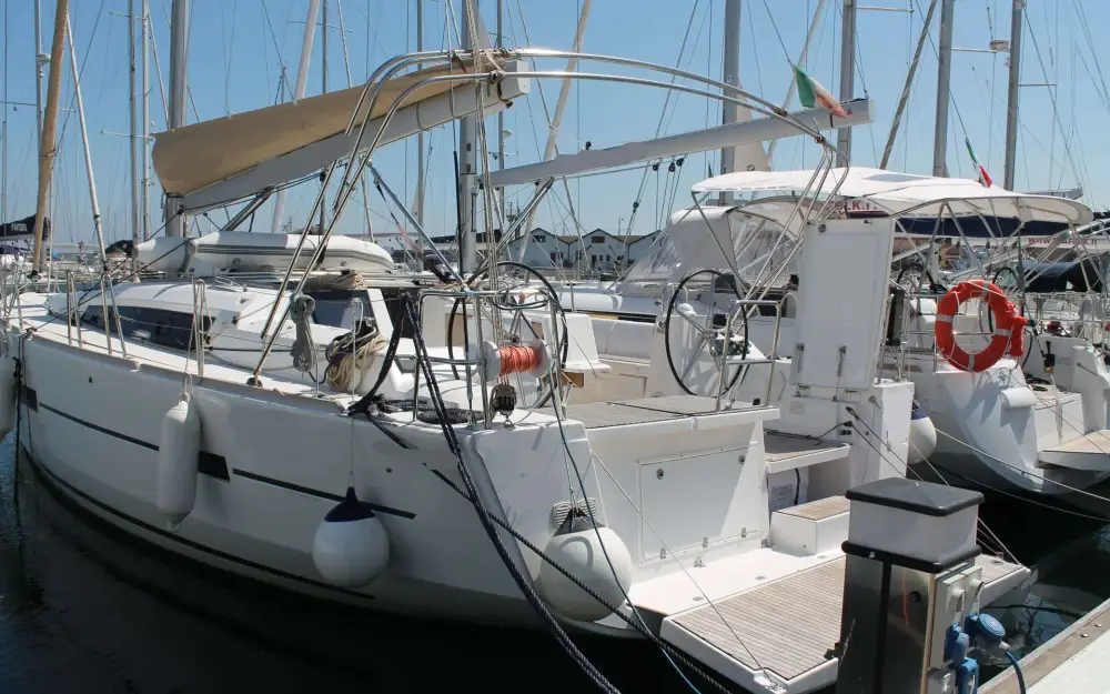 slider 0 Dufour  460 Grand Large