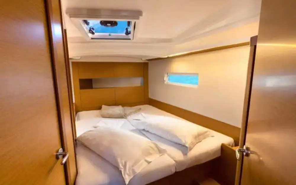 slider 11 Jeanneau Sun Odyssey 410